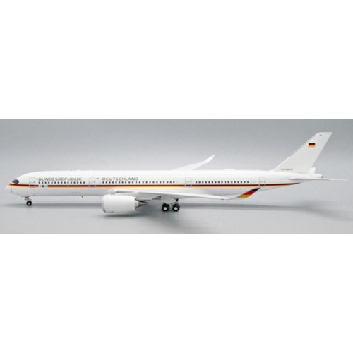 JC20023A - 1/200 GERMANY AIR FORCE AIRBUS A350-900ACJ FLAPS DOWN REG: 10 01 WITH STAND