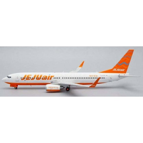 JC20035 - 1/200 JEJU AIR BOEING 737-800 REG: HL8305 WITH STAND
