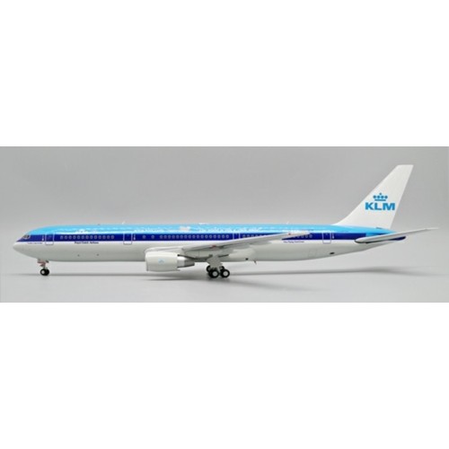 JC20138 - 1/200 KLM ROYAL DUTCH AIRLINES BOEING 767-300ER THE WORLD IS JUST A CLICK AWAY REG: PH-BZF WITH STAND