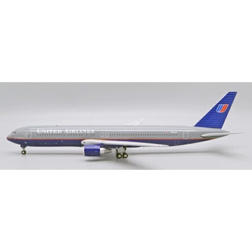 JC20159 - 1/200 UNITED AIRLINES BOEING 767-300ER BATTLESHIP REG: N666UA WITH STAND