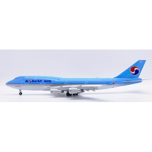 JC20187 - 1/200 KOREAN AIR BOEING 747-400 LAST FLIGHT REG: HL7461 WITH STAND