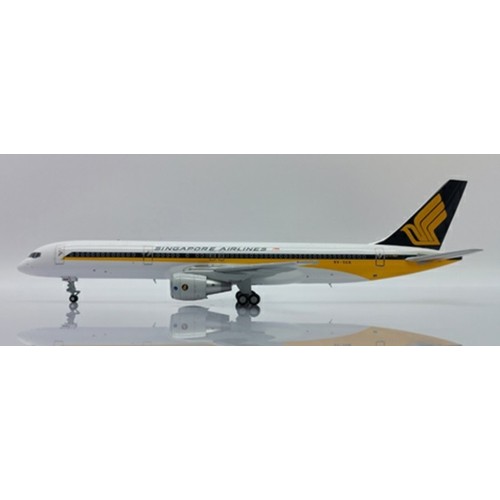 JC20224 - 1/200 SINGAPORE AIRLINES BOEING 757-200 OC REG: 9V-SGN WITH STAND
