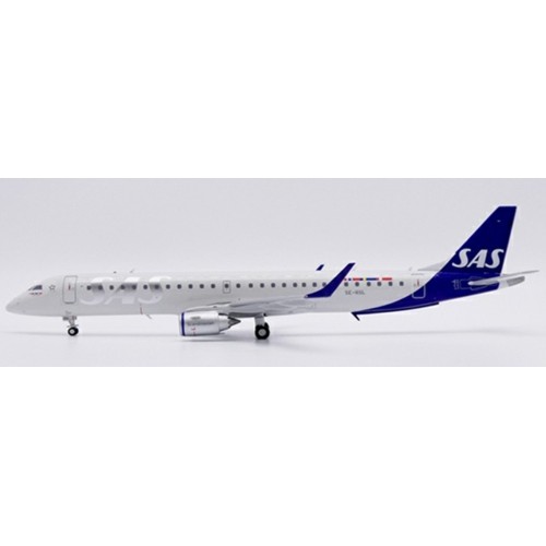 JC20277 - 1/200 SAS LINK EMBRAER ERJ-195LR REG: SE-RSL WITH STAND