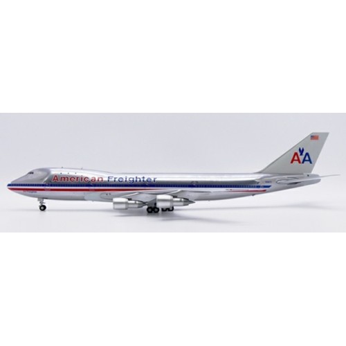 JC20290 - 1/200 AMERICAN AIRLINES FREIGHTER BOEING 747-100(SF) POLISHED REG: N9671 WITH STAND