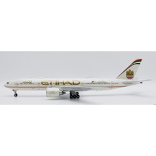 JC20318 - 1/200 ETIHAD AIRWAYS BOEING 777-200LR 2015 FORMULA 1 REG: A6-LRD WITH STAND