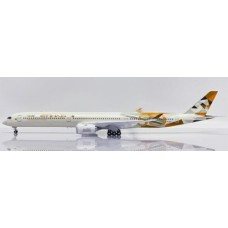 JC20339A - 1/200 ETIHAD AIRWAYS AIRBUS A350-1000 50 YEARS REG: A6-XWB FLAPS DOWN WITH STAND