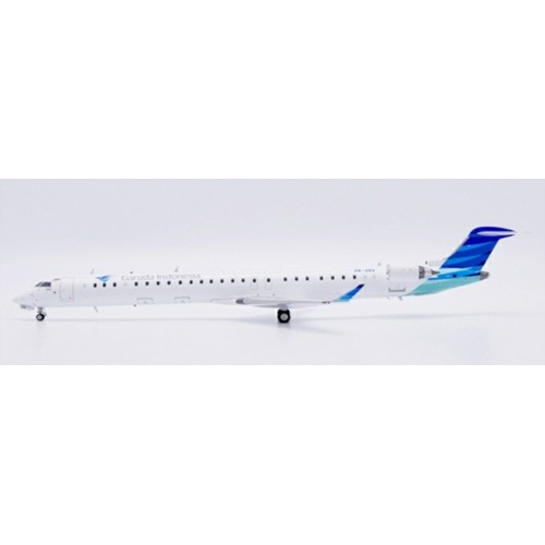 JC20566 - 1/200 GARUDA INDONESIA BOMBARDIER CRJ-1000ER REG: PK-GRA WITH STAND