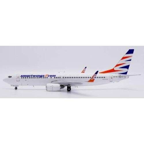 JC20622 - 1/200 SMARTWINGS BOEING 737-800 REG: OK-TVO WITH STAND