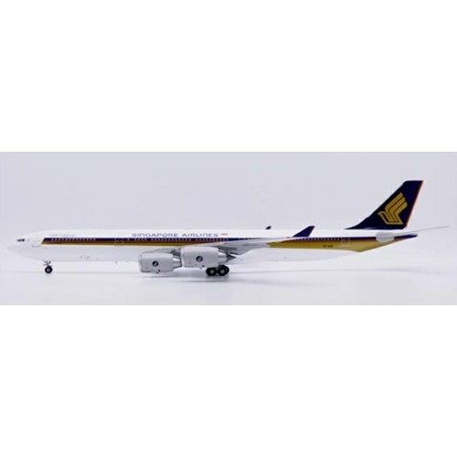 JC20673 - 1/200 SINGAPORE AIRLINES AIRBUS A340-500 LEADERSHIP REG: 9V-SGB WITH STAND