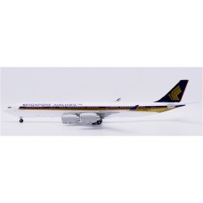 JC20674 - 1/200 SINGAPORE AIRLINES AIRBUS A340-500 LARGE TITLES REG: 9V-SGD WITH STAND