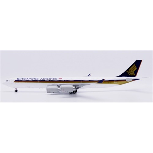 JC20674 - 1/200 SINGAPORE AIRLINES AIRBUS A340-500 LARGE TITLES REG: 9V-SGD WITH STAND
