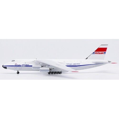 JC20698 - 1/200 AIRFOYLE ANTONOV AN-124 RUSLAN REG: CCCP-82008 WITH STAND