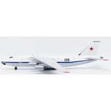 JC20702 - 1/200 SOVIET AIR FORCE ANTONOV AN-124 REG: 09 WITH STAND