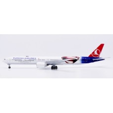JC20704 - 1/200 TURKISH AIRLINES BOEING 777-300ER BATMAN V SUPERMAN REG: TC-JJN WITH STAND