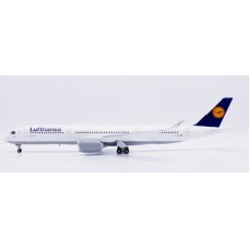 JC20833 - 1/200 LUFTHANSA AIRBUS A350-900XWB OC REG: D-AIXD WITH STAND