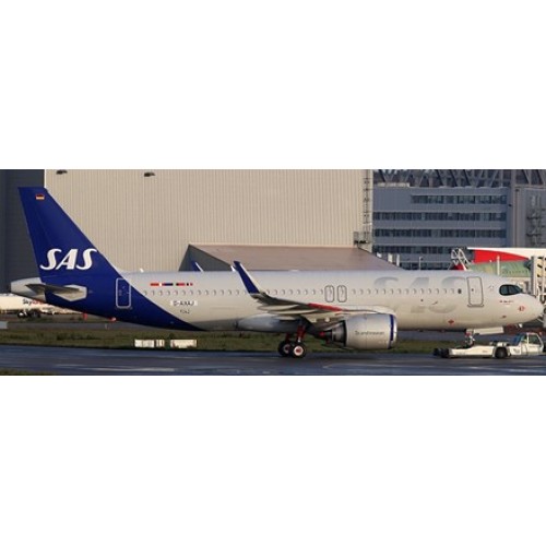 JC2419 - 1/200 SAS SCANDINAVIAN AIRLINES AIRBUS A320NEO REG: SE-ROU WITH STAND