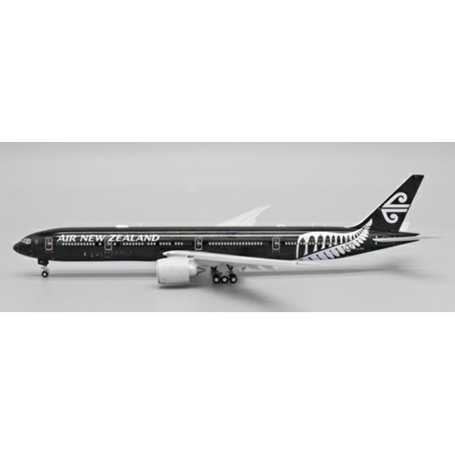 JC40006 - 1/400 AIR NEW ZEALAND BOEING 777-300ER ALL BLACKS REG: ZK-OKQ WITH ANTENNA