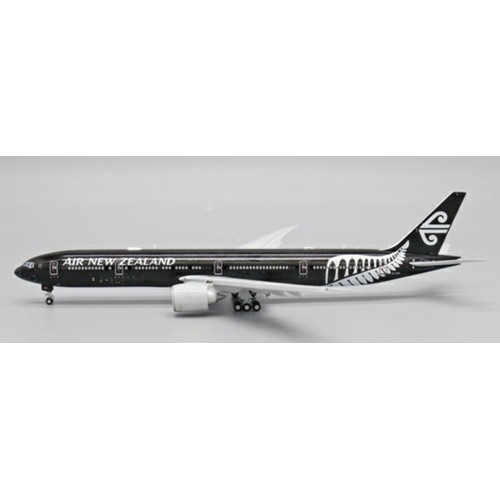 JC40006A - 1/400 AIR NEW ZEALAND BOEING 777-300ER ALL BLACKS REG: ZK-OKQ FLAPS DOWN WITH ANTENNA