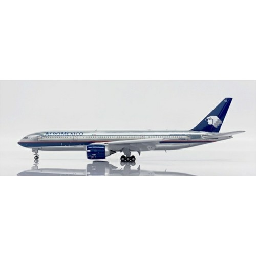 JC40025A - 1/400 AEROMEXICO BOEING 777-200ER POLISHED REG: N745AM FLAPS DOWN WITH ANTENNA