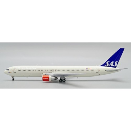 JC40030 - 1/400 SAS SCANDINAVIAN AIRLINES BOEING 767-300ER REG: LN-RCH WITH ANTENNA