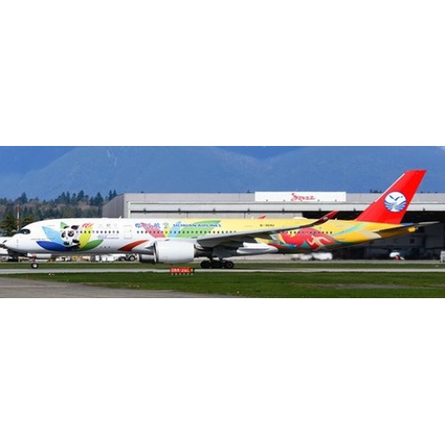 JC40094 - 1/400 SICHUAN AIRLINES AIRBUS A350-900XWB CHENGDU FISU WUG LIVERY REG: B-304U WITH ANTENNA
