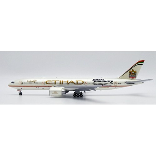 JC40111 - 1/400 ETIHAD AIRWAYS BOEING 777-200LR FAST AND FURIOUS 7 REG: A6-LRE WITH ANTENNA