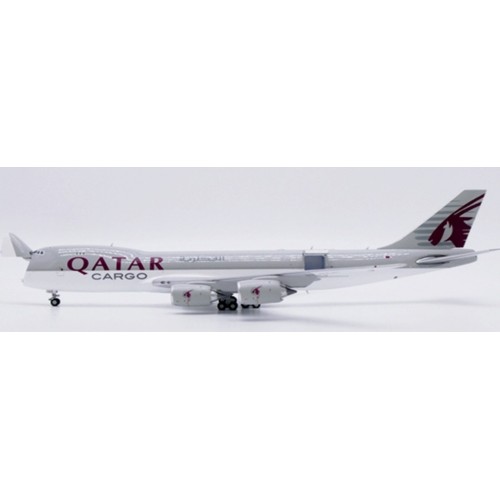 JC40161C - 1/400 QATAR AIRWAYS CARGO BOEING 747-8F INTERACTIVE SERIES REG: A7-BGB WITH ANTENNA