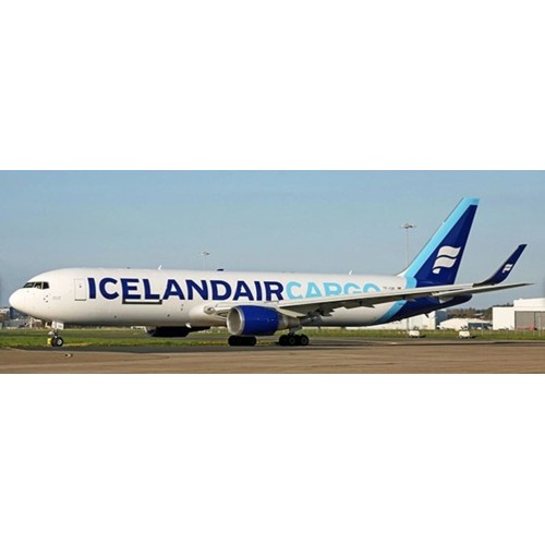 JC40172 - 1/400 ICELANDAIR CARGO BOEING 767-300(ER)(BCF) REG: TF-ISP WITH ANTENNA