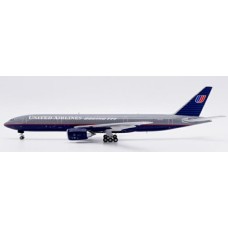 JC40207 - 1/400 UNITED AIRLINES BOEING 777-200 BATTLESHIP BOEING 777 REG: N777UA WITH ANTENNA