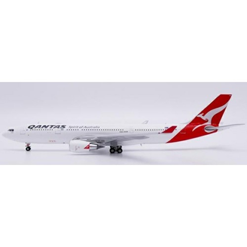 JC40245 - 1/400 QANTAS AIRBUS A330-200 OC REG: VH-EBN WITH ANTENNA