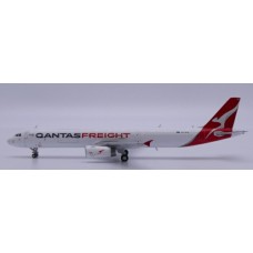 JC40672 - 1/400 QANTAS FREIGHT AIRBUS A321(P2F) REG: VH-XF6 WITH ANTENNA