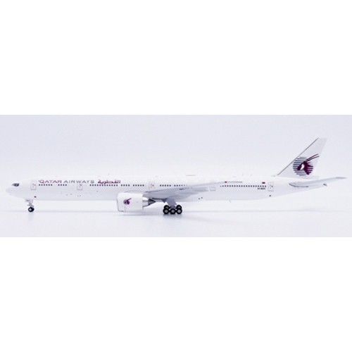 JC40679 - 1/400 QATAR AIRWAYS BOEING 777-300ER ALL WHITE REG: A7-BOC WITH ANTENNA