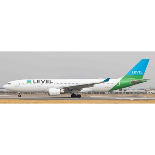 JC40724 - 1/400 LEVEL AIRBUS A330-200 REG: EC-NEN WITH ANTENNA