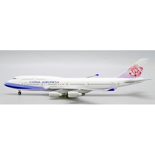 JC4475A - 1/400 CHINA AIRLINES BOEING 747-400 REG: B-18212 FLAPS DOWN WITH ANTENNA