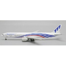 JC4973 - 1/400 BOEING HOUSE COLOR 777-300ER WORLD TOUR REG: N5017V WITH ANTENNA