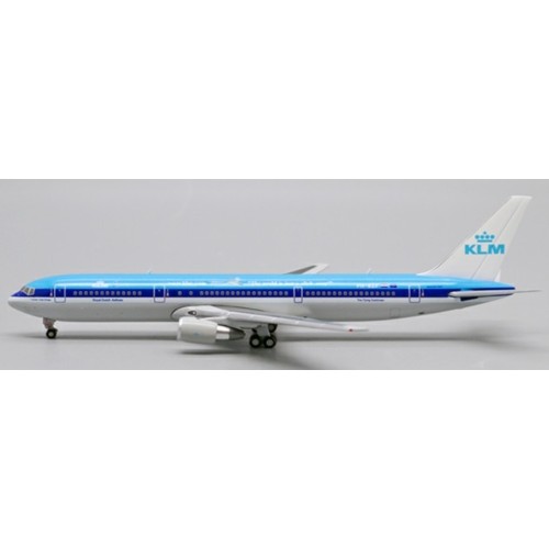 JC4993 - 1/400 KLM ROYAL DUTCH AIRLINES BOEING 767-300ER THE WORLD IS JUST A CLICK AWAY REG: PH-BZF WITH ANTENNA