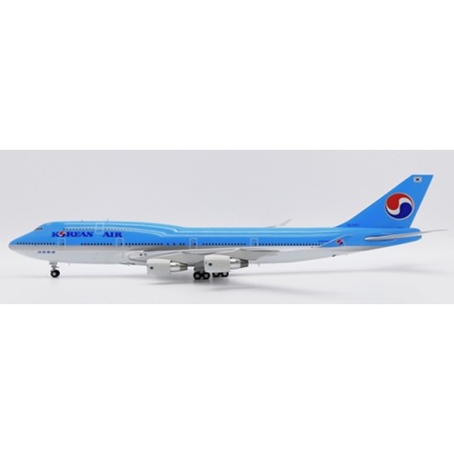 JC7477 - 1/200 KOREAN AIR BOEING 747-400 OLD TITLES REG: HL7477 WITH STAND
