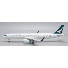 JCEW221N011 - 1/200 MISC AIRBUS A321NEO REG: B-HPD WITH STAND