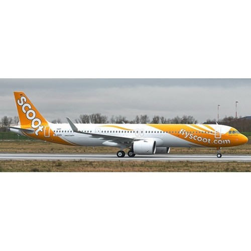 JCEW221N012 - 1/200 SCOOT AIRBUS A321NEO REG: 9V-TCA WITH STAND