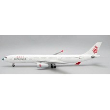 JCEW2333006 - 1/200 DRAGONAIR AIRBUS A330-300 SPECIAL NOSE REG: B-HYF WITH STAND