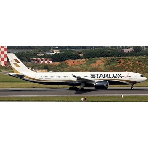 JCEW2339002S - 1/200 STARLUX AIRLINES AIRBUS A330-900NEO PINK RIBBON REG: B-58302 WITH STAND