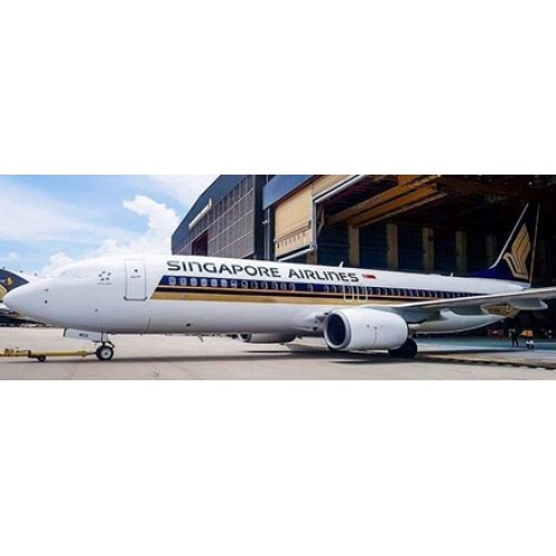 JCEW2738015 - 1/200 SINGAPORE AIRLINES BOEING 737-800 REG: 9V-MGA WITH STAND