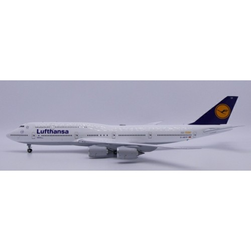 JCEW2748008 - 1/200 LUFTHANSA BOEING 747-8 OC1500TH BOEING 747 REG: D-ABYP WITH STAND