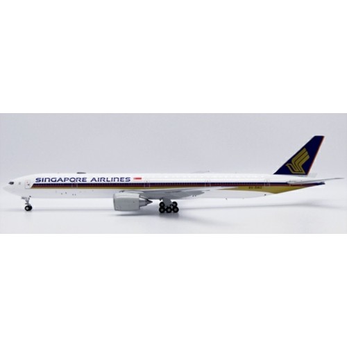 JCEW277W010 - 1/200 SINGAPORE AIRLINES BOEING 777-300ER REG: 9V-SWZ WITH STAND