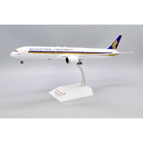 JCEW278X004 - 1/200 SINGAPORE AIRLINES BOEING 787-10 DREAMLINER REG 9V-SCM WITH STAND