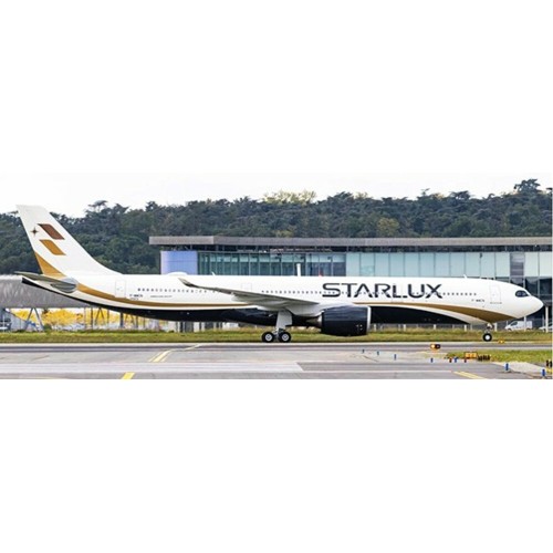 JCEW4339001 - 1/400 STARLUX AIRLINES AIRBUS A330-900NEO REG: B-58301 WITH ANTENNA