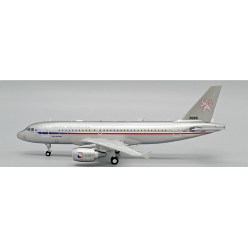 JCLH2252 - 1/200 CZECH REPUBLIC AIR FORCE AIRBUS A319(CJ) REG: 3085 WITH STAND