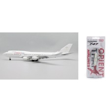 JCLH2255A - 1/200 ORIENT THAI AIRLINES BOEING 747-400 REG: HS-STC FLAPS DOWN WITH STAND ORIGINAL AIRCRAFT SKIN KEYCHAIN (LIMITED TO 36PCS)