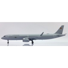 JCLH2335 - 1/200 LUFTWAFFE AIRBUS A321NEO REG: 15 11 WITH STAND