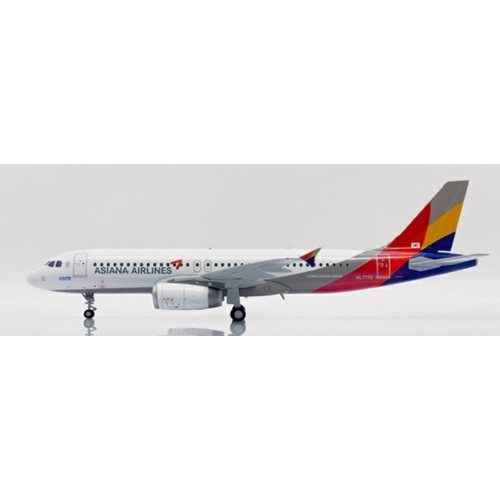 JCLH2418 - 1/200 ASIANA AIRLINES AIRBUS A320 REG: HL7772 WITH STAND